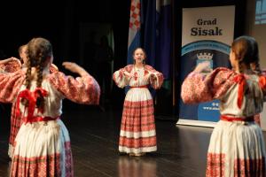 IMG-b22f0bc71bbf820d6466d90955011b61-V