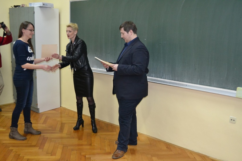 pomocnici0