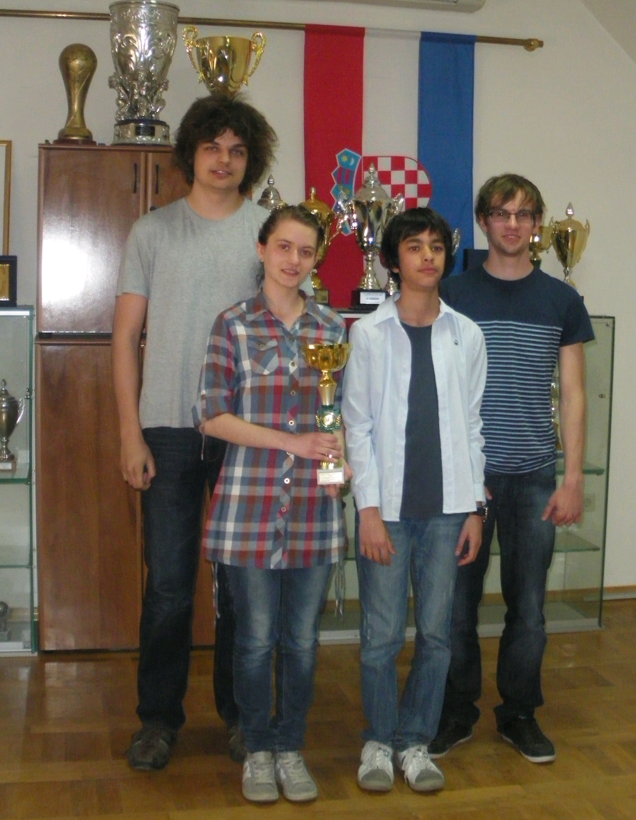 Kući ipak s peharom Kući ipak s peharom