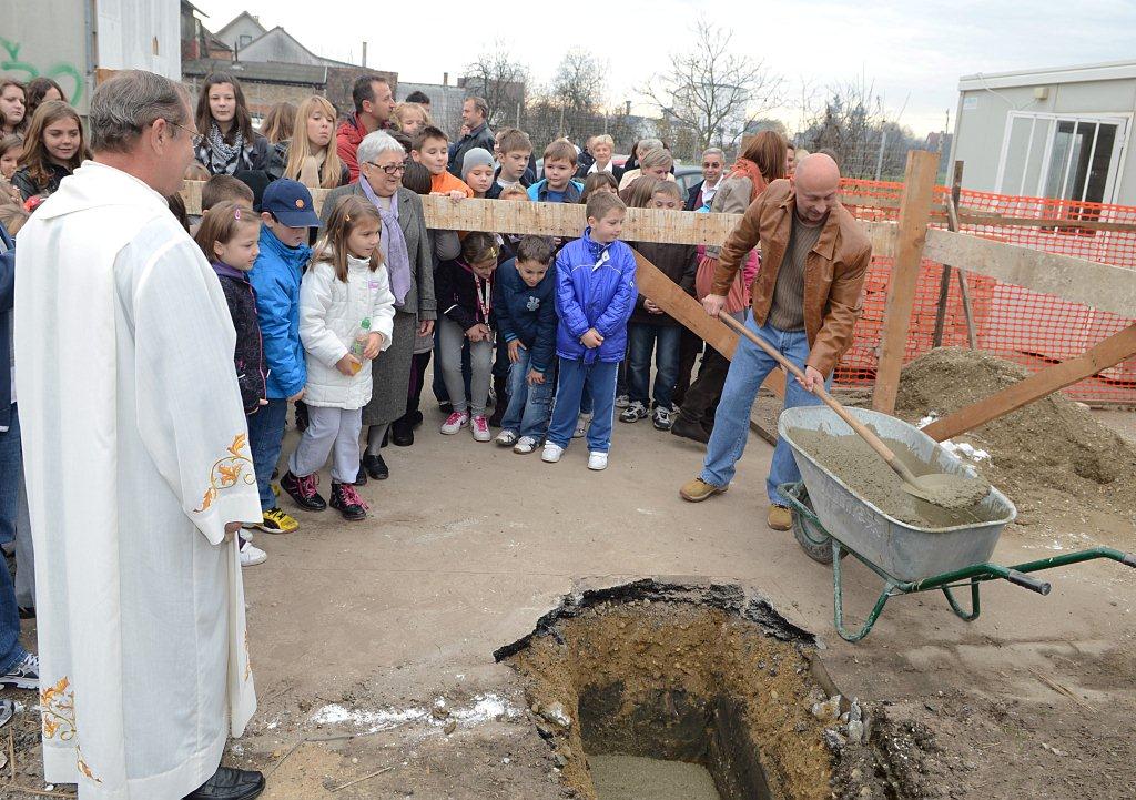 Počinje gradnja nove škole u Žabnu Počinje gradnja nove škole u Žabnu