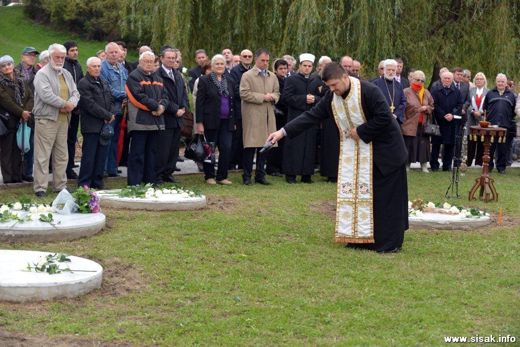 Komemoracija na Dječjem groblju Sisak Komemoracija na Dječjem groblju Sisak