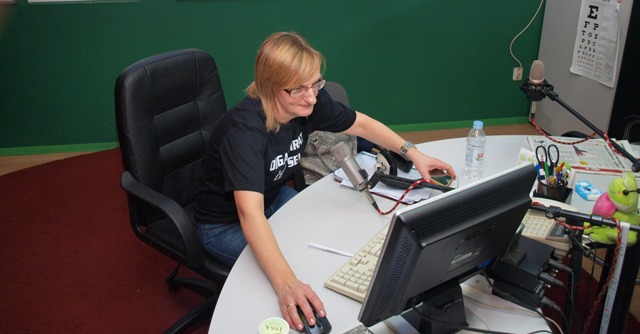Srebrni mikrofon za Karmen Valentu Srebrni mikrofon za Karmen Valentu