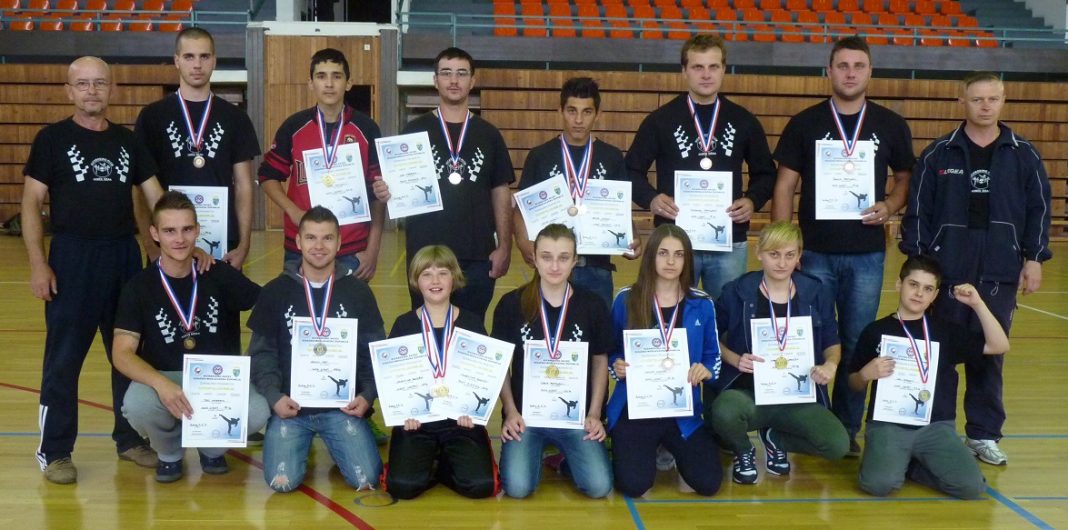 15 medalja za Kickboxing klub Sokol Sisak 15 medalja za Kickboxing klub Sokol Sisak