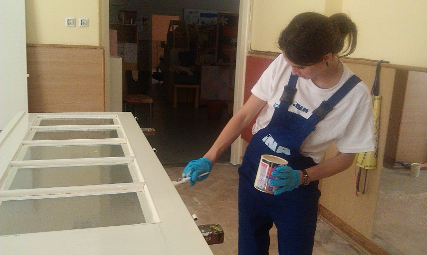 Članovi INA Kluba volontera uređivali vrtić Ciciban Članovi INA Kluba volontera uređivali vrtić Ciciban