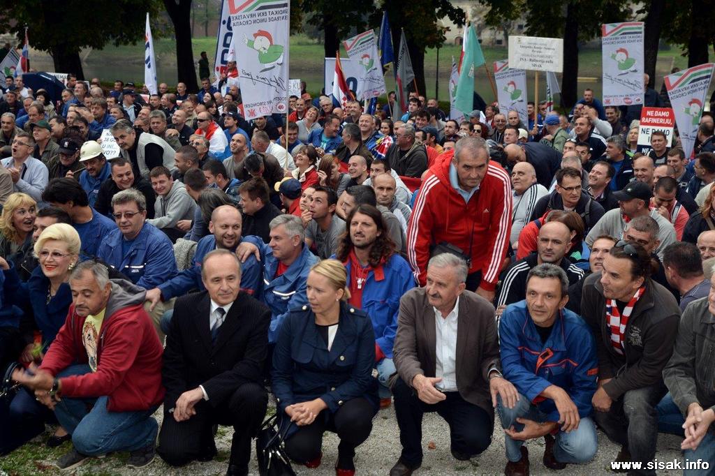 Prosvjed radnika INA-e, Sisak 1.10.2014. Prosvjed radnika INA-e, Sisak 1.10.2014.