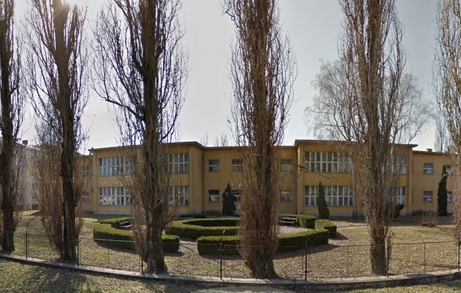 Pedesetak izbjeglica stiglo u Sisak, žele dalje u Njemačku Pedesetak izbjeglica stiglo u Sisak, žele dalje u Njemačku