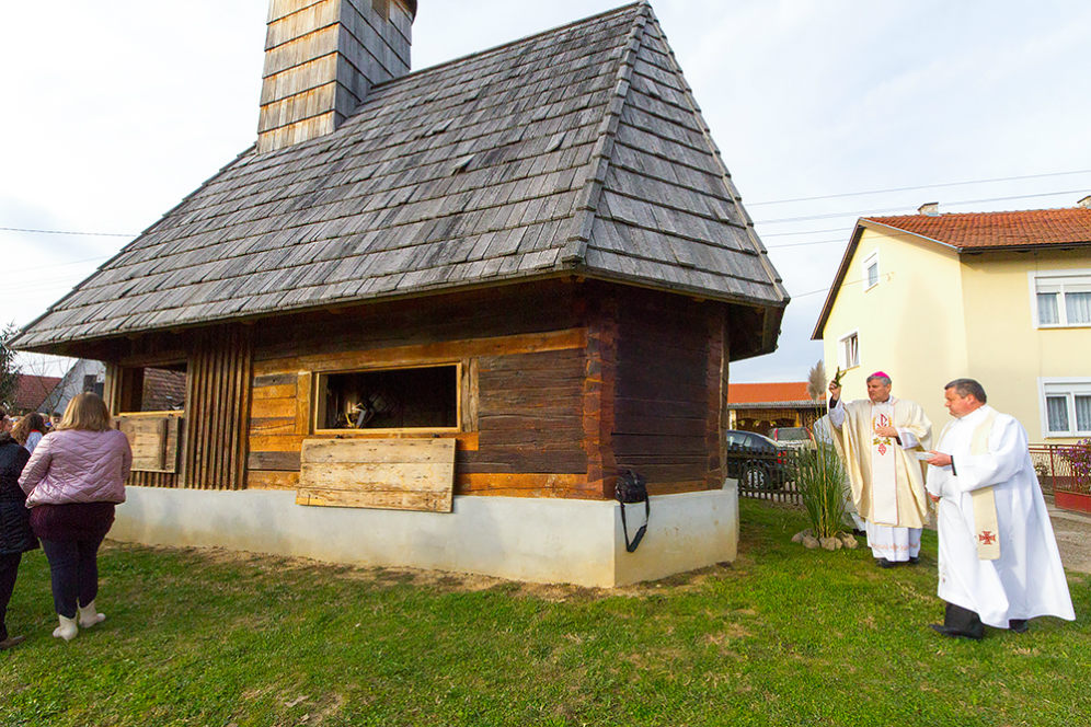 Blagoslovljena novobnovljena kapela Sv. Martina u Starom Brodu Blagoslovljena novobnovljena kapela Sv. Martina u Starom Brodu