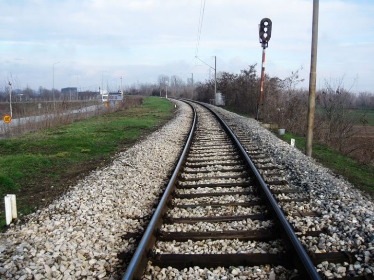 Sa željezničke pruge ukradeno bakreno uže