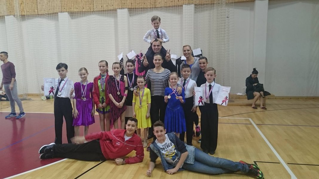 Za sportske plesne parove TOP STEP-a 5 zlatnih, 5 srebrnih i 6 brončanih medalja Za sportske plesne parove TOP STEP-a 5 zlatnih, 5 srebrnih i 6 brončanih medalja