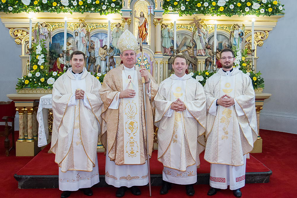 Zaređeni Robert Jakica, Ivan Petrović i Marijan Štingl Zaređeni Robert Jakica, Ivan Petrović i Marijan Štingl