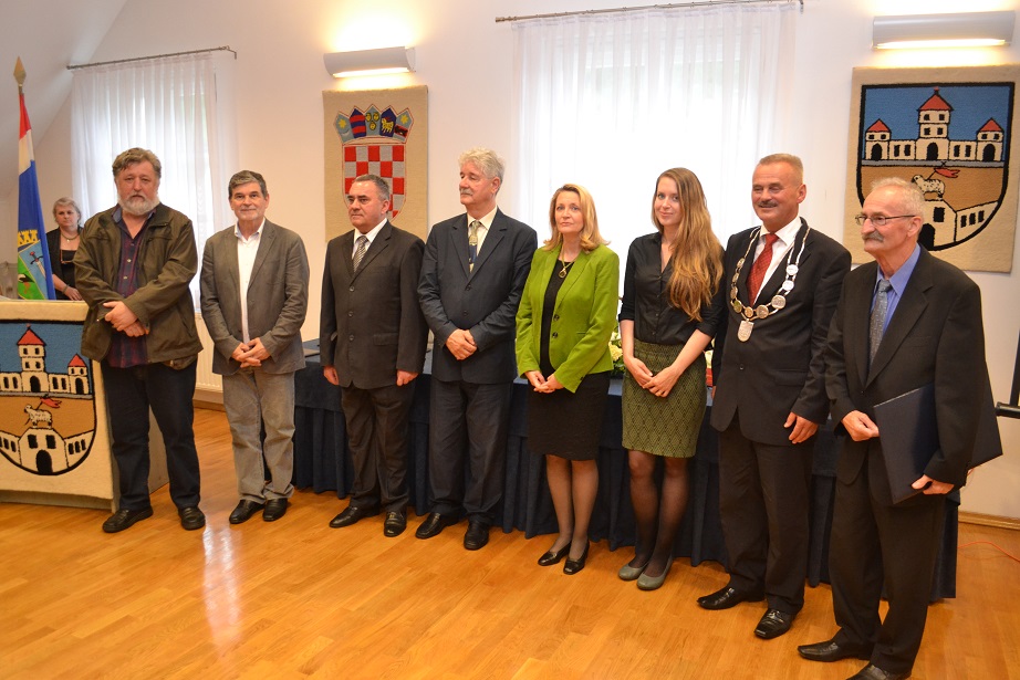 Hrvatska Kostajnica uručila svoja priznanja Hrvatska Kostajnica uručila svoja priznanja