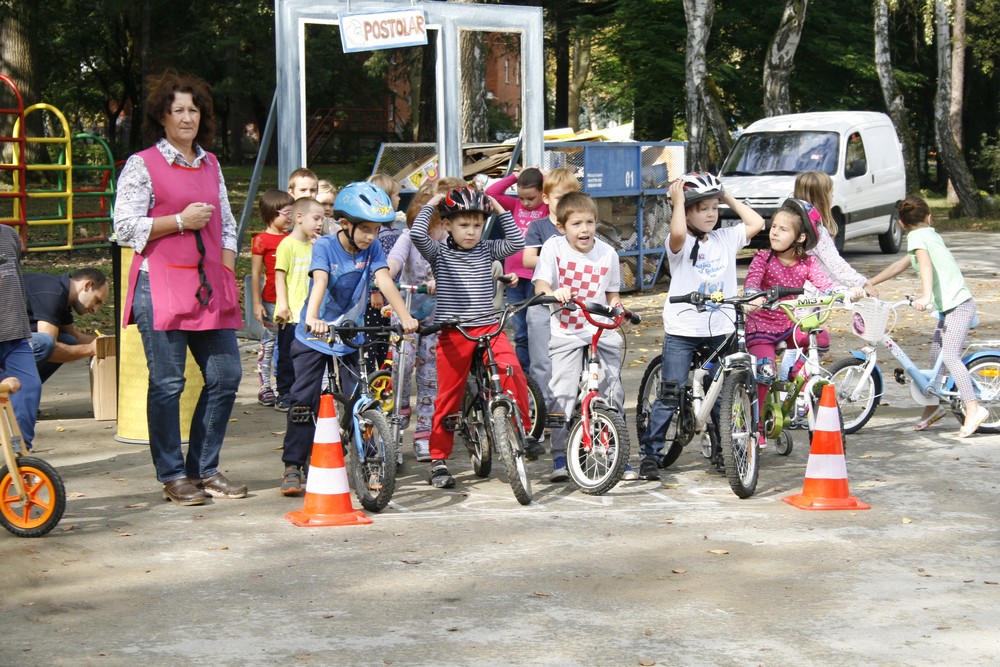 GALERIJA: Dječji vrtić Sisak Novi obilježio Europski tjedan mobilnosti GALERIJA: Dječji vrtić Sisak Novi obilježio Europski tjedan mobilnosti