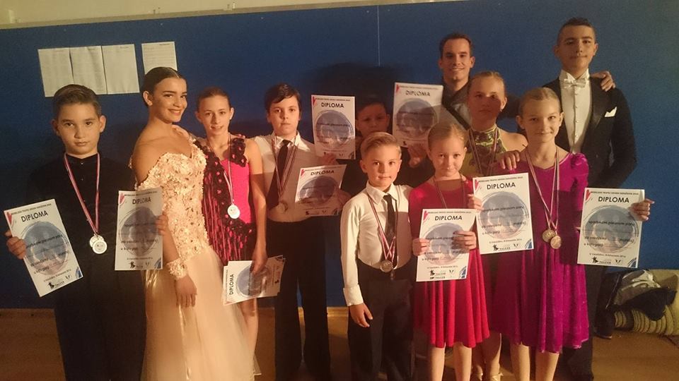 TOP STEP GIRLS ZLATNE, a sportskim parovima 4 srebrne i 5 brončanih medalja TOP STEP GIRLS ZLATNE, a sportskim parovima 4 srebrne i 5 brončanih medalja