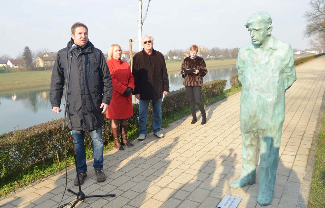Otkriven spomenik Slavi Strieglu Otkriven spomenik Slavi Strieglu