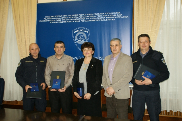 Priznanja djelatnicima Policijske uprave sisačko-moslavačke Priznanja djelatnicima Policijske uprave sisačko-moslavačke