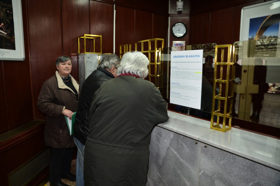 Na gradskim blagajnama od sada se mogu platiti svi računi Na gradskim blagajnama od sada se mogu platiti svi računi