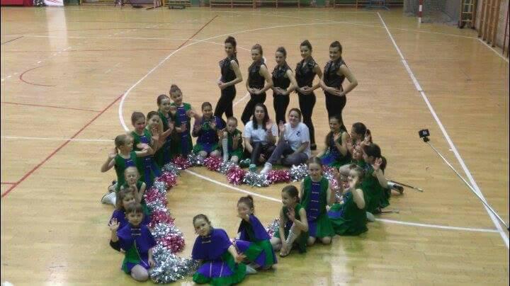 Uspješne članice Plesne udruge Dijamant – Mažoretkinje grada Siska Uspješne članice Plesne udruge Dijamant – Mažoretkinje grada Siska