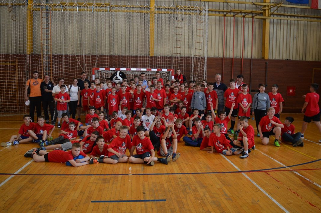 Održan 2. festival rukometa u Sisku Održan 2. festival rukometa u Sisku