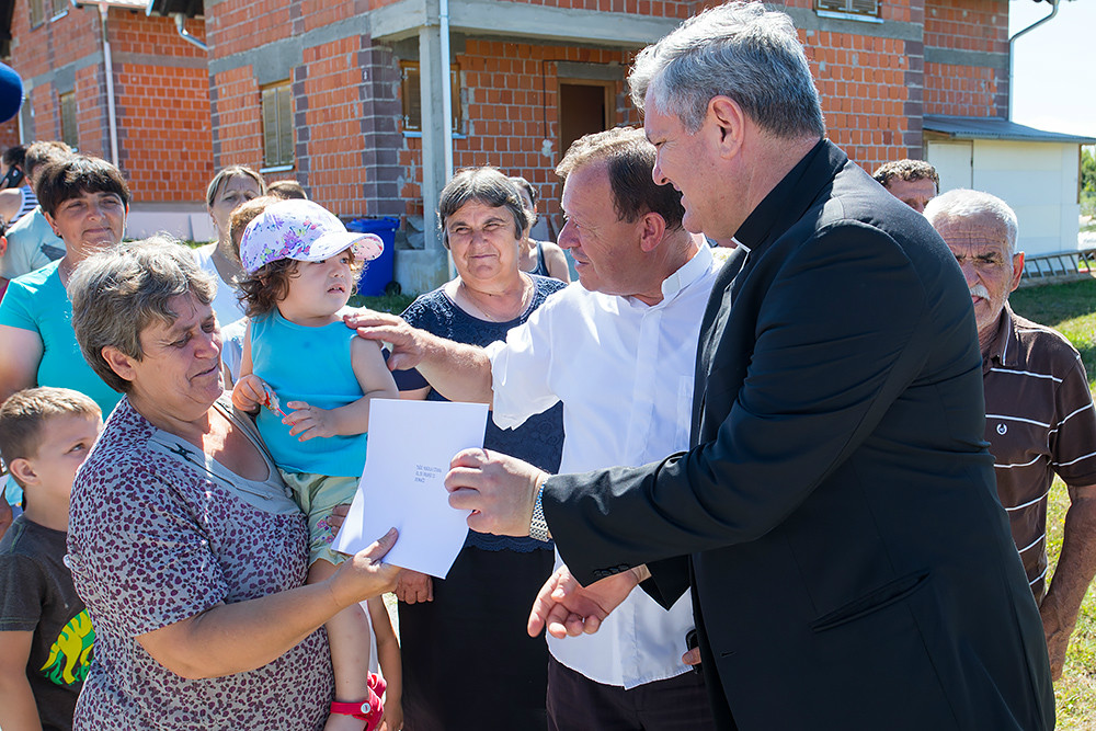 Donacija Caritasa prognanicima u Dumačama Donacija Caritasa prognanicima u Dumačama