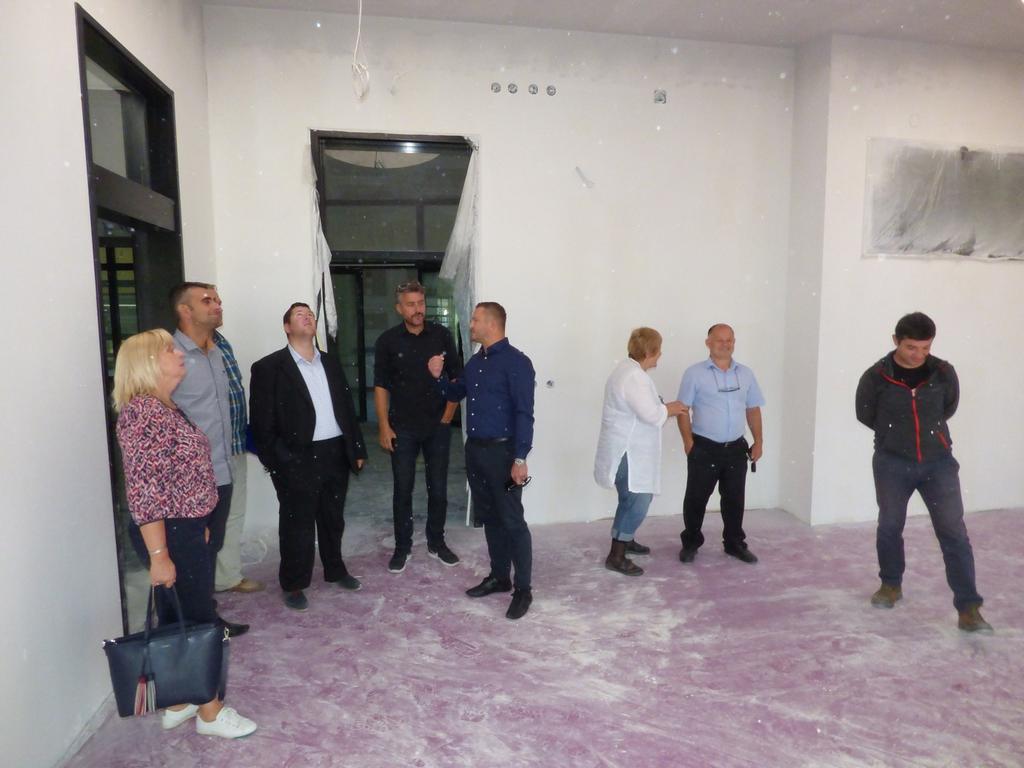 Osnovna škola sa sportskom dvoranom u Popovači Osnovna škola sa sportskom dvoranom u Popovači