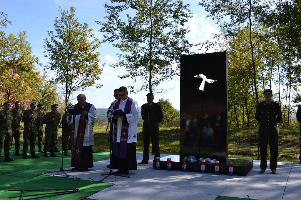 Otkriveno spomen-obilježje u Donjim Jamama Otkriveno spomen-obilježje u Donjim Jamama