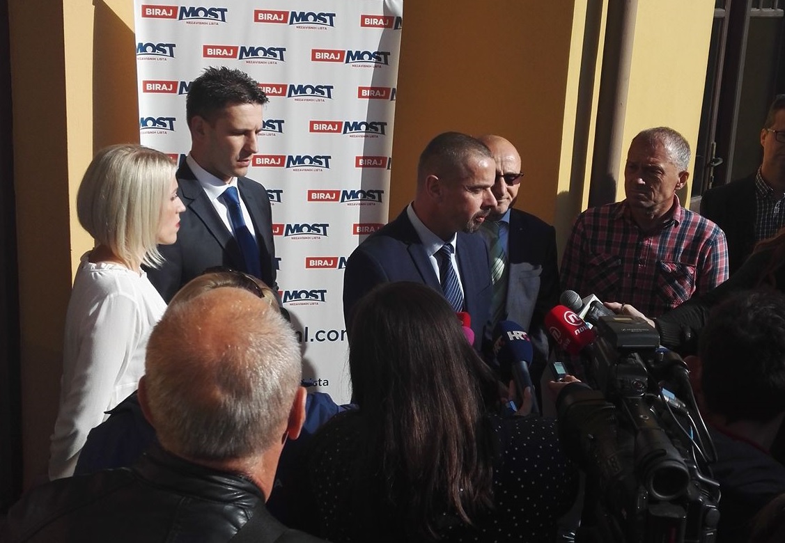 Božo Petrov u Sisku o Agrokoru i INA-i Božo Petrov u Sisku o Agrokoru i INA-i