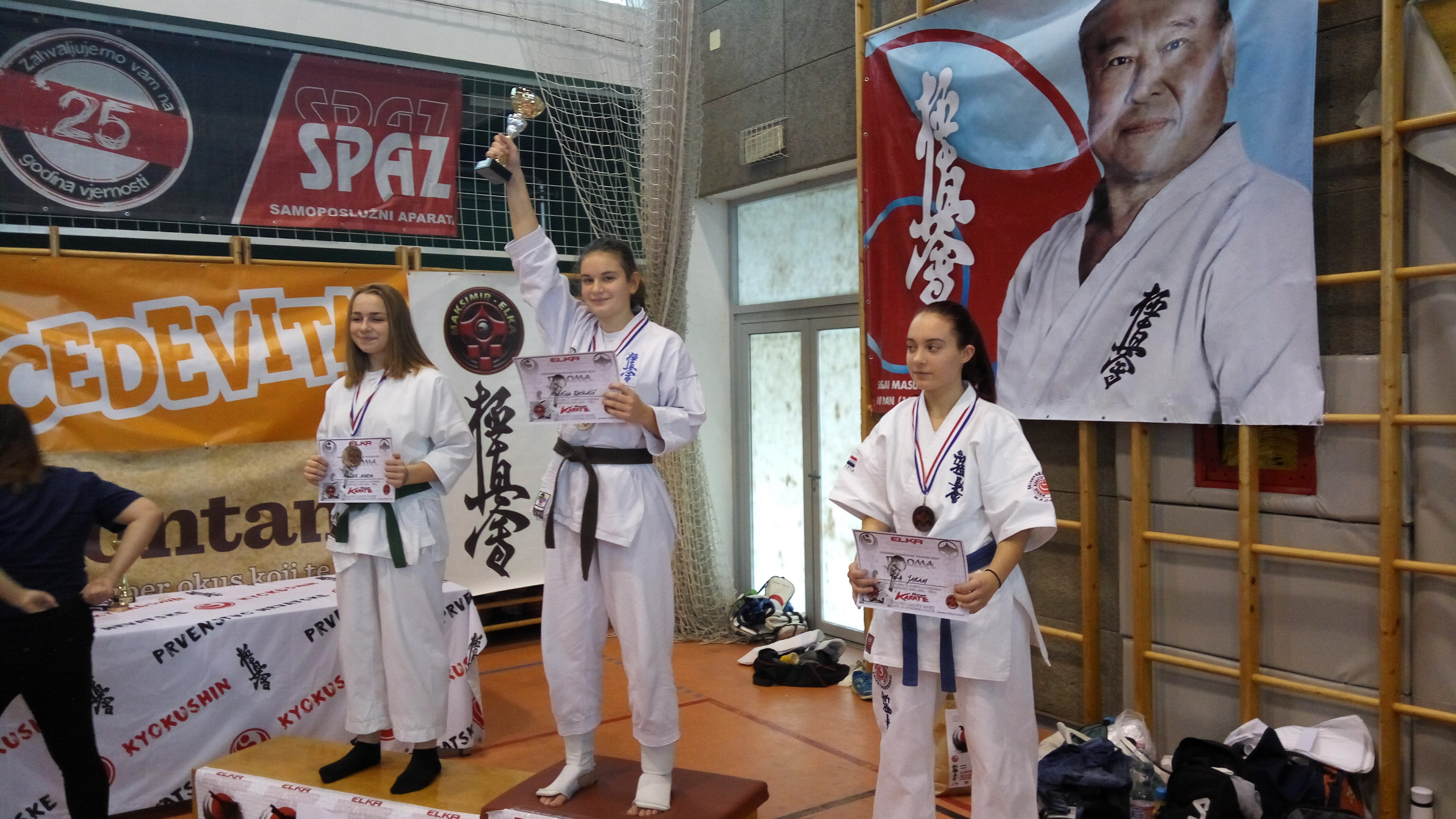 Martina Ratković osvojila pehar na “Shinkyokushin peharu” Martina Ratković osvojila pehar na “Shinkyokushin peharu”