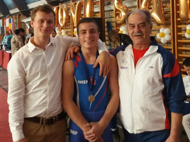 Sisački gimnastičari uspješni na jakom turniru u Novom Sadu Sisački gimnastičari uspješni na jakom turniru u Novom Sadu