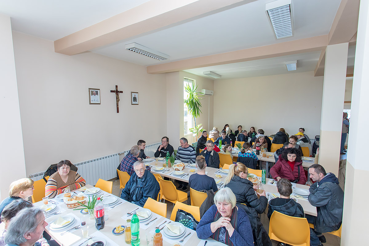 Uskrsni ručak u Caritasu Uskrsni ručak u Caritasu