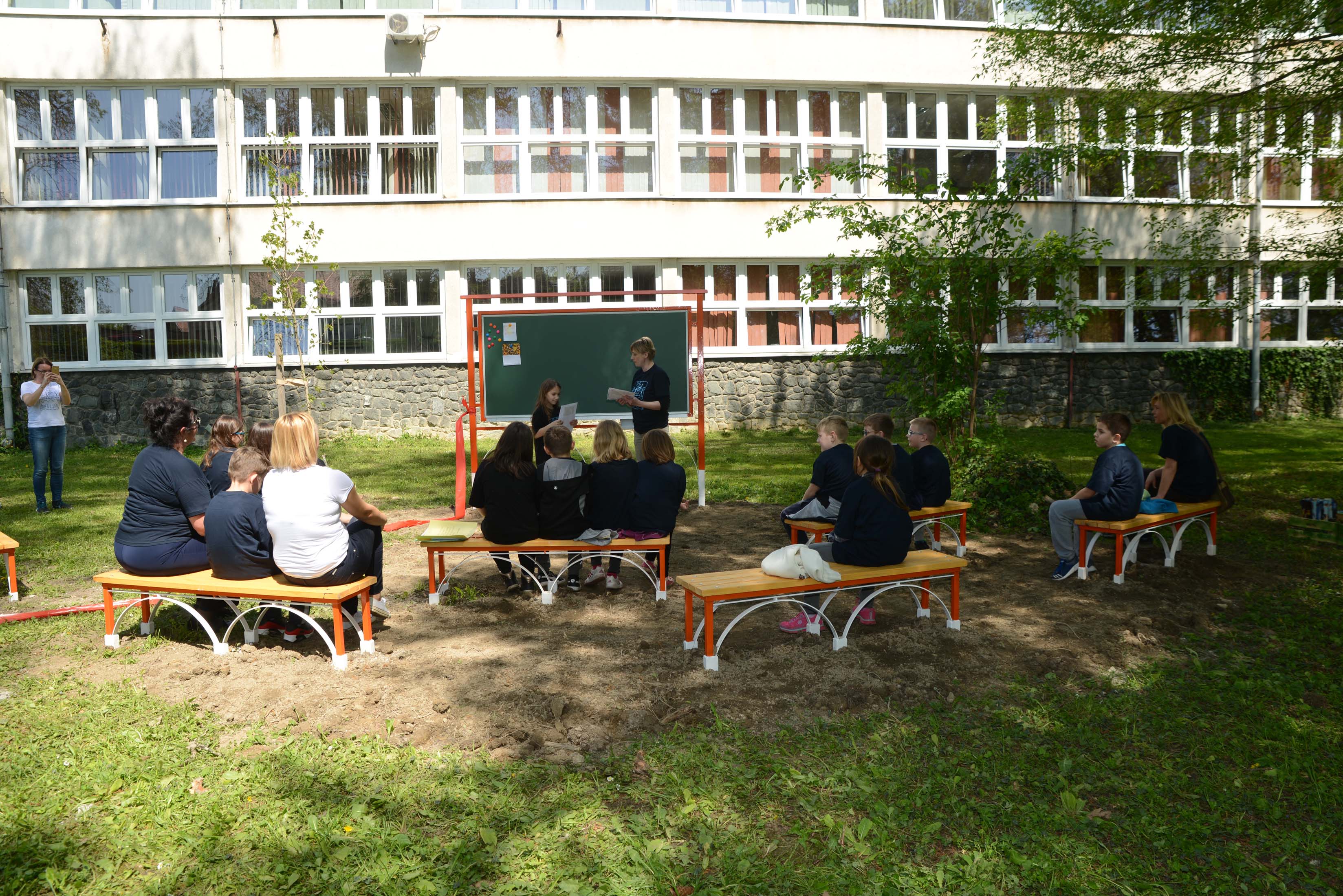 Učionica na otvorenom u OŠ Ivana Kukuljevića, u petak će ju dobiti i OŠ Viktorovac Učionica na otvorenom u OŠ Ivana Kukuljevića, u petak će ju dobiti i OŠ Viktorovac