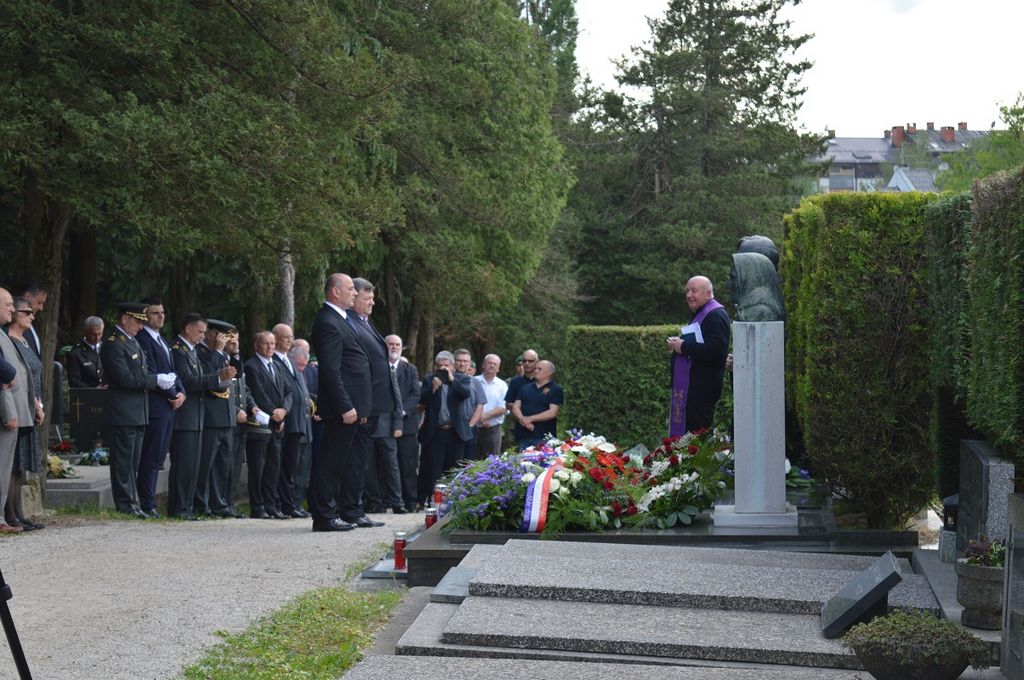 Obilježena 15. godišnjica smrti generala Janka Bobetka Obilježena 15. godišnjica smrti generala Janka Bobetka