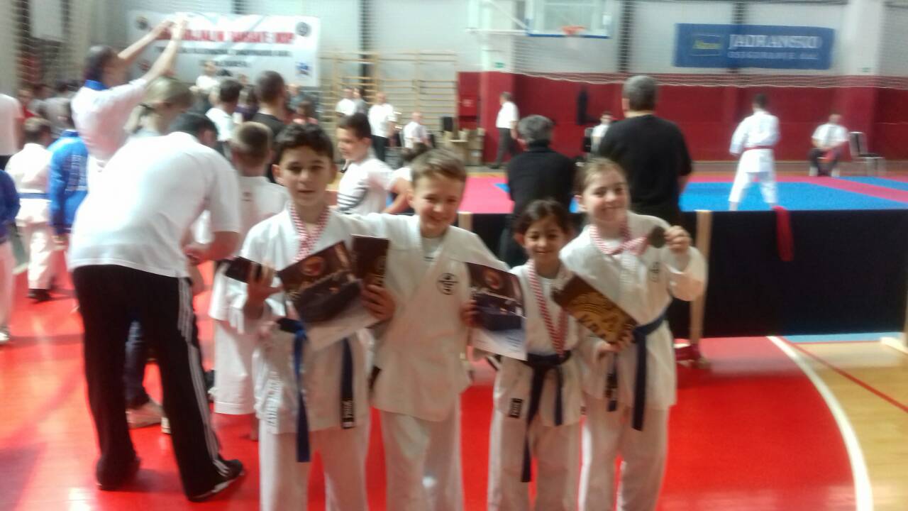 Tri medalje za karatiste Kondure Tri medalje za karatiste Kondure