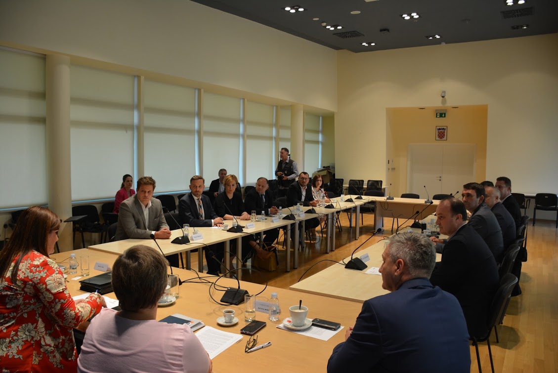 Popovača i Novska dobit će program za financiranje razvojnih projekata EU sredstvima Popovača i Novska dobit će program za financiranje razvojnih projekata EU sredstvima