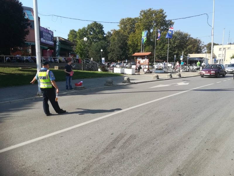 Policija i Udruga slijepih obilježili Europski tjedan mobilnosti Policija i Udruga slijepih obilježili Europski tjedan mobilnosti