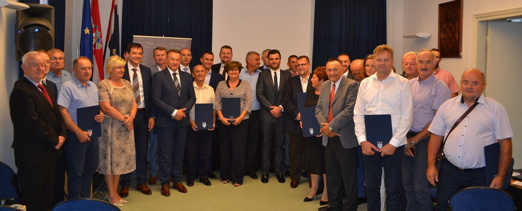 Uručena priznanja najuspješnijim gospodarstvenicima SMŽ za 2017. godinu. Uručena priznanja najuspješnijim gospodarstvenicima SMŽ za 2017. godinu.