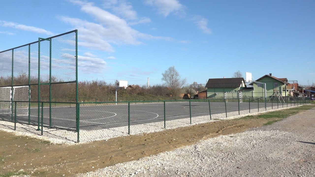 Sisak.info TV: U Capraškim poljanama otvoreno sportsko igralište Sisak.info TV: U Capraškim poljanama otvoreno sportsko igralište