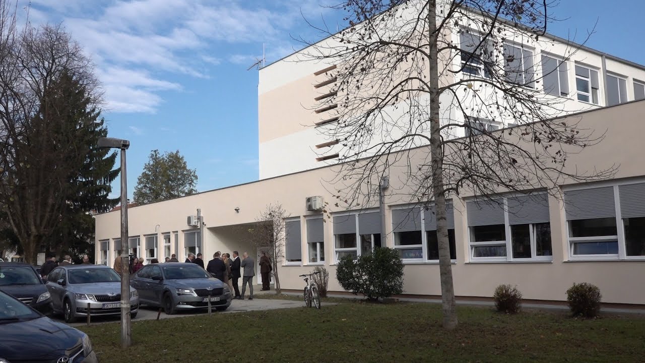 Sisak.info TV: Završeni radovi na obnovi zgrade petrinjskog Učiteljskog fakulteta Sisak.info TV: Završeni radovi na obnovi zgrade petrinjskog Učiteljskog fakulteta