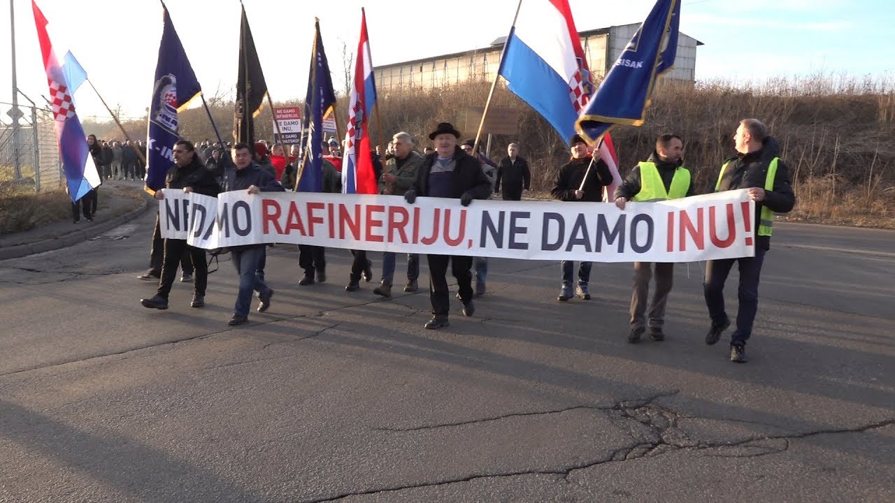 Sisak.info TV: Prosvjed protiv odluke o prekidu prerade nafte u sisačkoj Rafineriji Sisak.info TV: Prosvjed protiv odluke o prekidu prerade nafte u sisačkoj Rafineriji