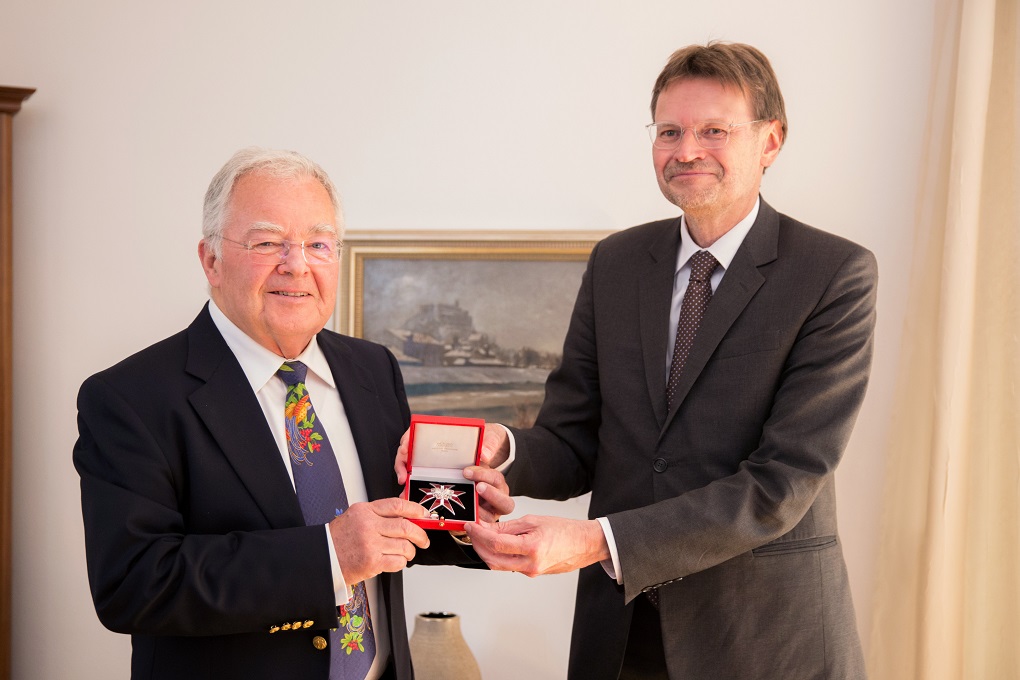 Visoko priznanje Republike Austrije, vlasniku mesne industrije Gavrilović, Georgu Gavriloviću starijem Visoko priznanje Republike Austrije, vlasniku mesne industrije Gavrilović, Georgu Gavriloviću starijem
