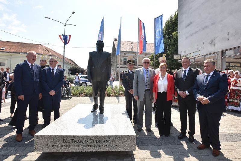 Predsjednica RH u Glini Predsjednica RH u Glini