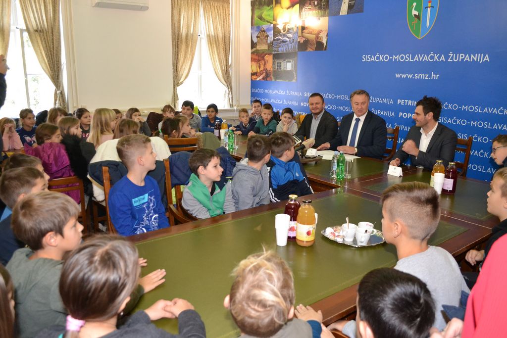 Učenici OŠ Stjepana Kefelje Kutina u posjetu županijskoj upravi Učenici OŠ Stjepana Kefelje Kutina u posjetu županijskoj upravi