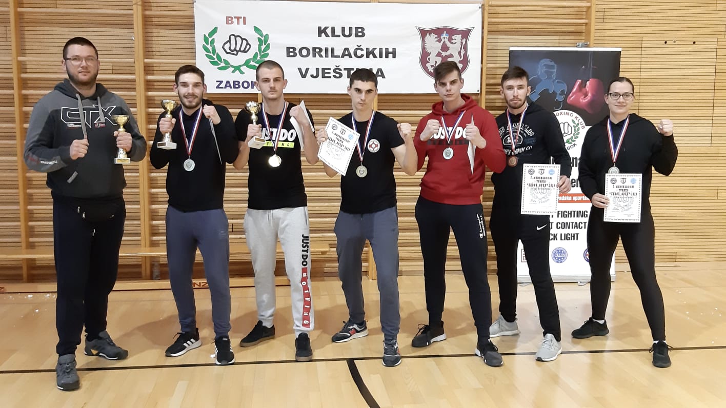 Kickboxing: Pet zlatnih medalja i dva pehara za Croatiu u Zaboku Kickboxing: Pet zlatnih medalja i dva pehara za Croatiu u Zaboku