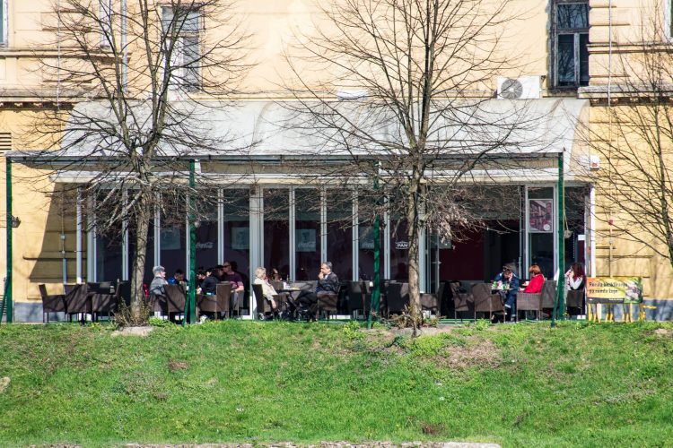 Sisak oslobađa obveze plaćanja poduzetnike koji ne mogu raditi zbog epidemioloških mjera Sisak oslobađa obveze plaćanja poduzetnike koji ne mogu raditi zbog epidemioloških mjera