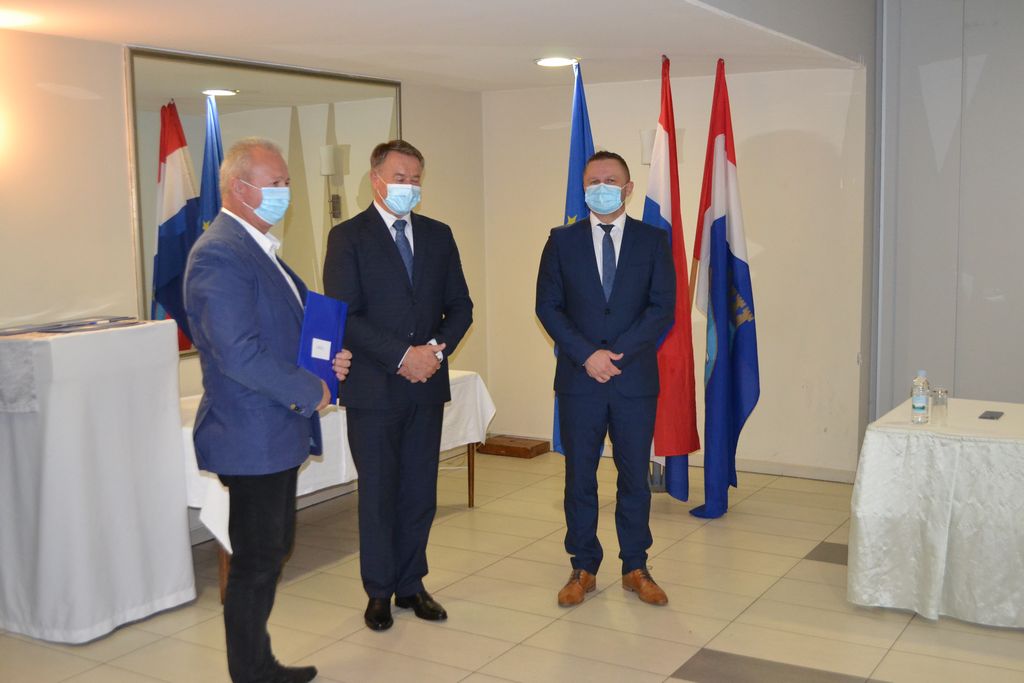 Kapitalne pomoći SMŽ za nove investicije u proizvodnji i potpore za obrtna sredstva Kapitalne pomoći SMŽ za nove investicije u proizvodnji i potpore za obrtna sredstva