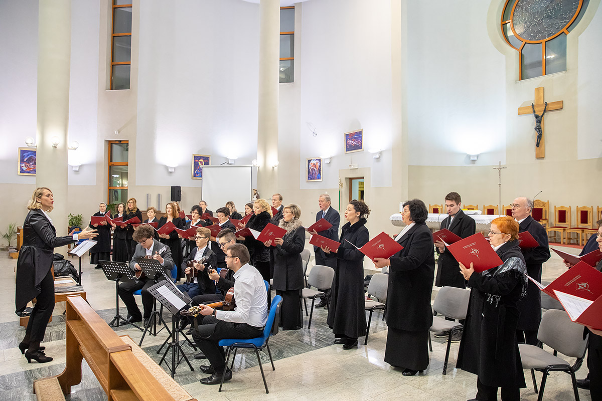 U bazilici sv. Kvirina održan koncert “Ave Maria” U bazilici sv. Kvirina održan koncert “Ave Maria”