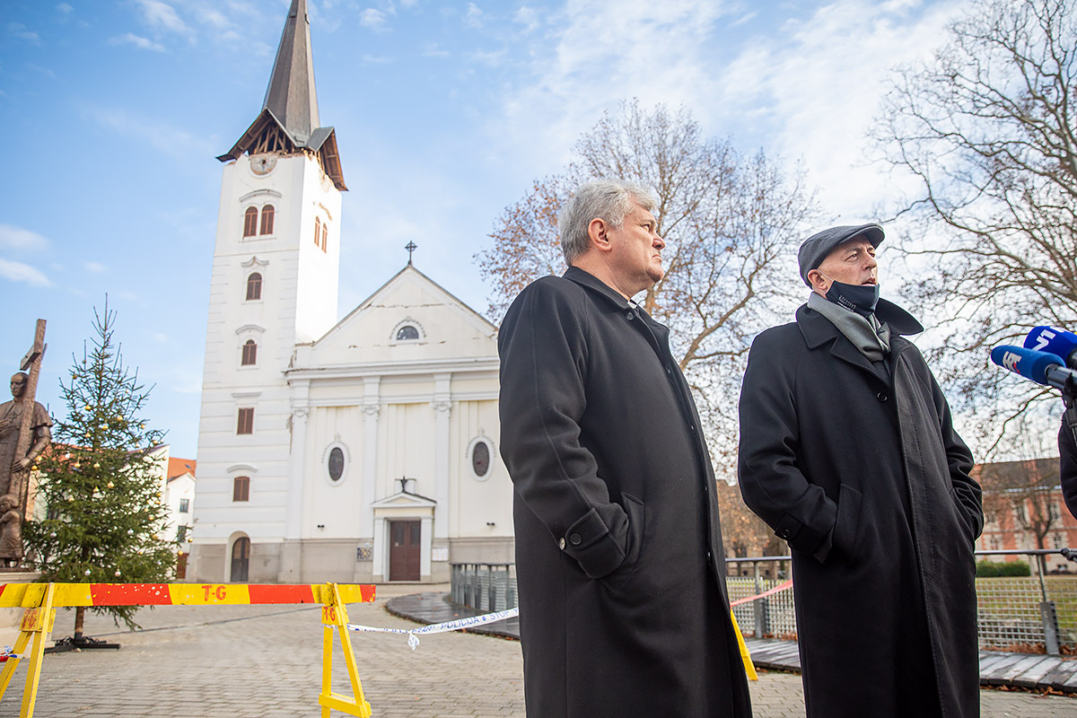 Apostolski nuncij Giorgio Lingua obišao potresom stradale župe Sisačke biskupije Apostolski nuncij Giorgio Lingua obišao potresom stradale župe Sisačke biskupije