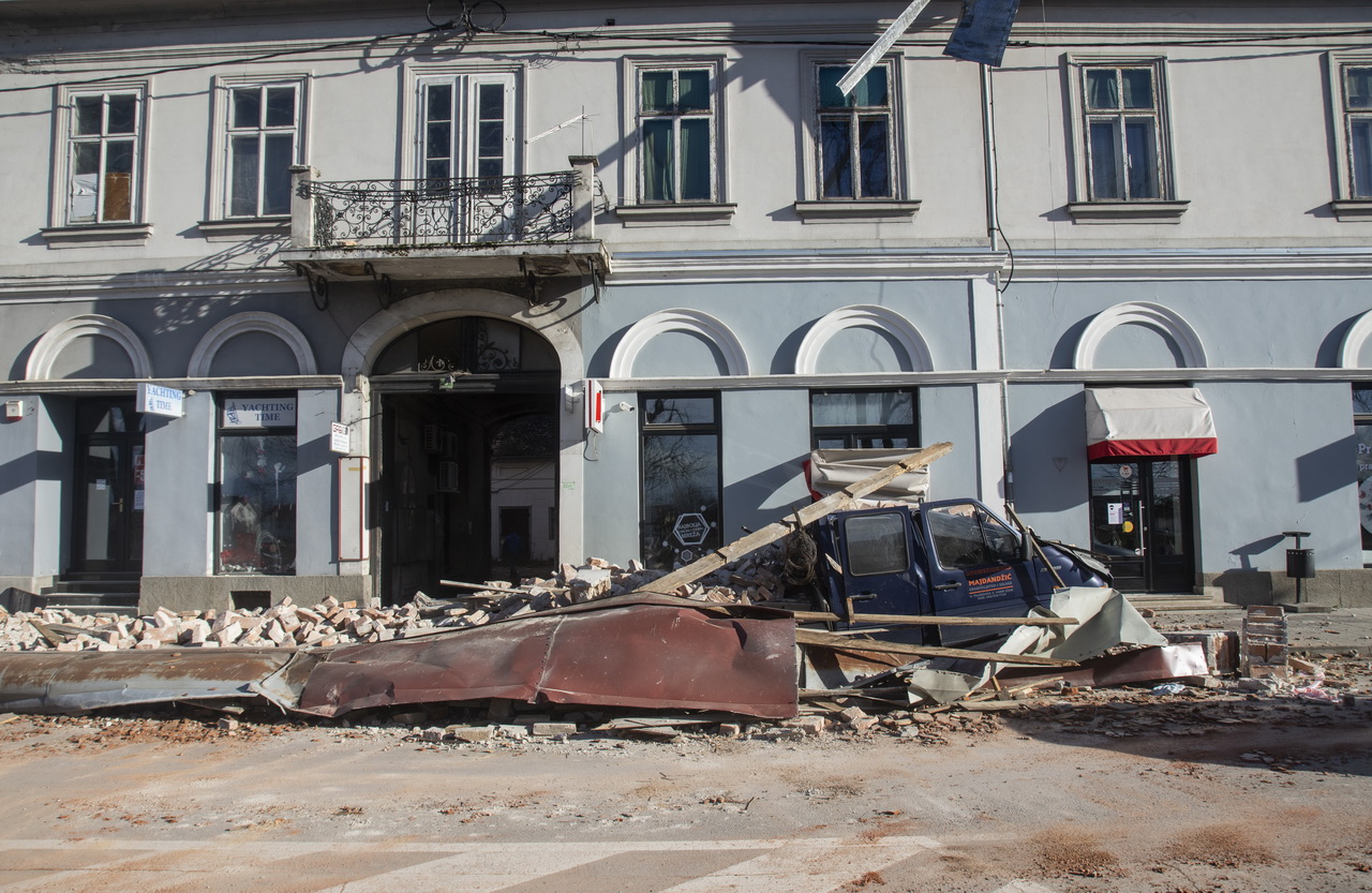 POTRES: U SMŽ više od 2.800 crvenih objekata POTRES: U SMŽ više od 2.800 crvenih objekata