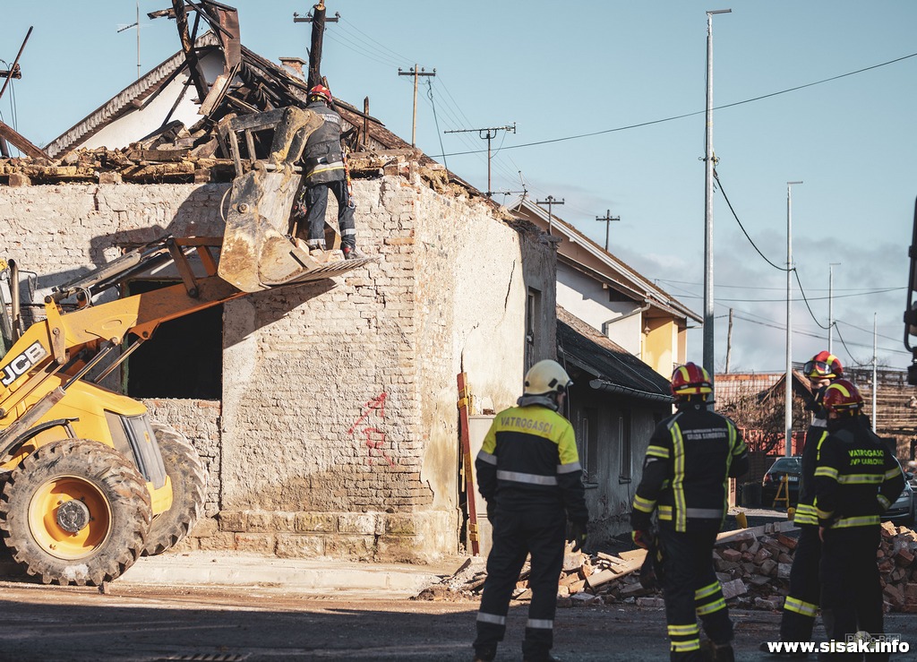Posljedice potresa Sisak, Glina 6.1.2021. Posljedice potresa Sisak, Glina 6.1.2021.