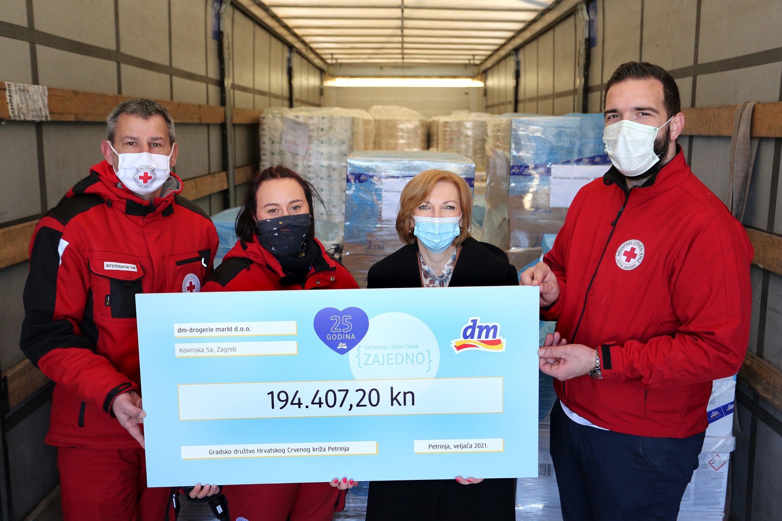 dm građanima Petrinje donirao proizvode vrijedne više od 194.400 kuna dm građanima Petrinje donirao proizvode vrijedne više od 194.400 kuna