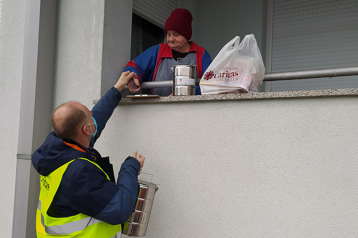 Caritas Sisačke biskupije proveo projekt „Ljubav na djelu“ Caritas Sisačke biskupije proveo projekt „Ljubav na djelu“